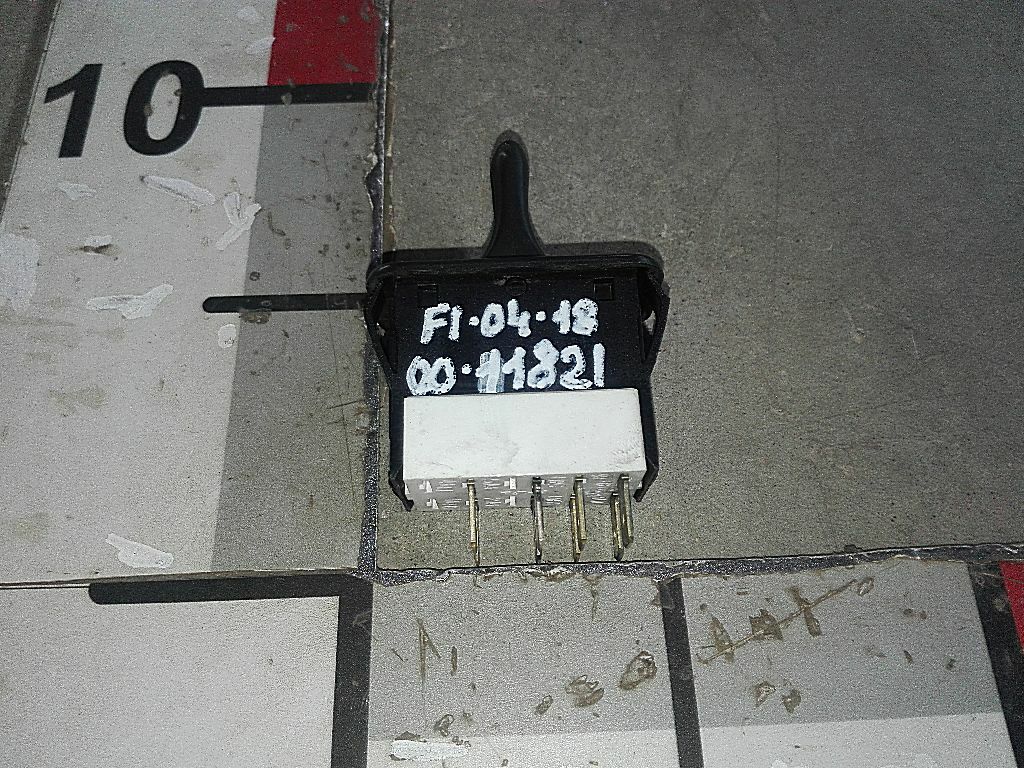 Клавиша габаритных фонарей б/у