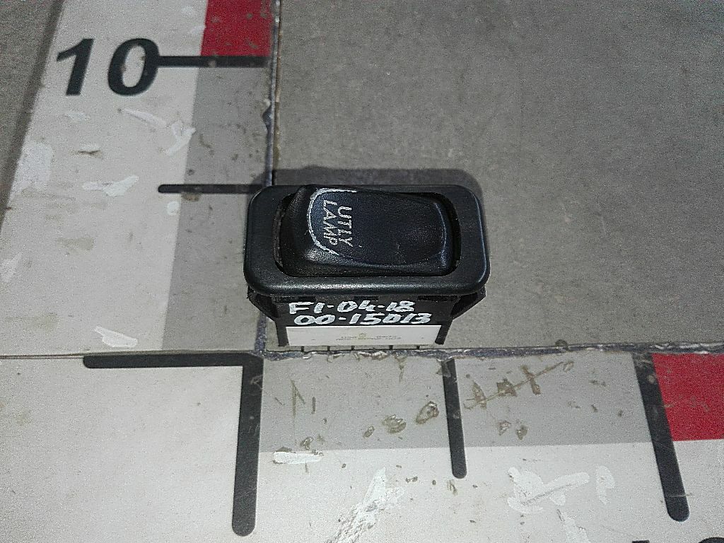 Клавиша освещения салона б/у