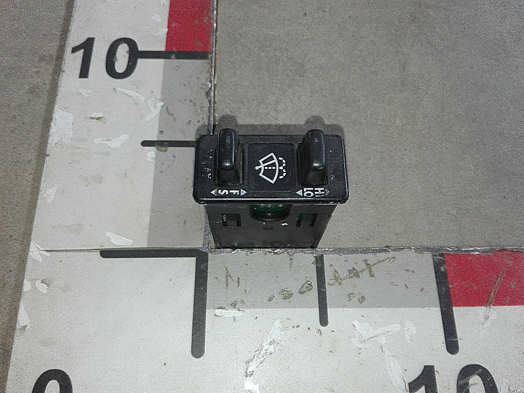 Клавиша стеклоочистителей б/у