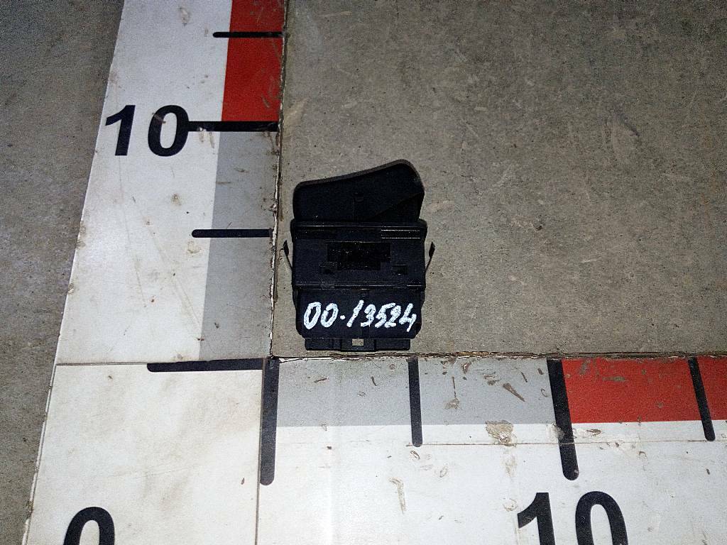 Клавиша антипробуксовочной системы б/у