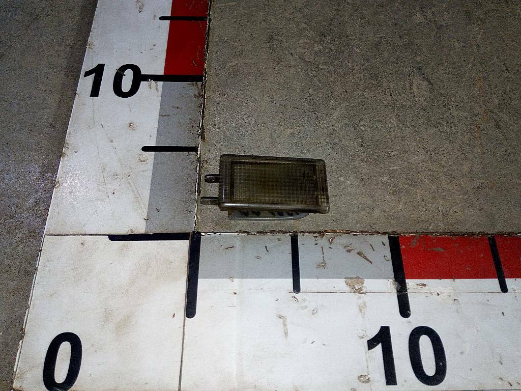 Плафон вещевого ящика консоли б/у