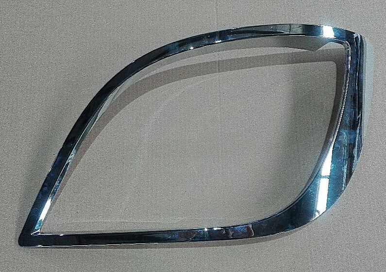 Рамка левой фары (аналог)