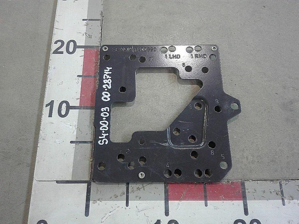 Кронштейн блока управления системой abs б/у