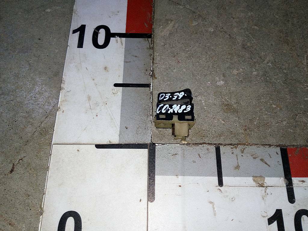 Клавиша обогрева зеркал б/у