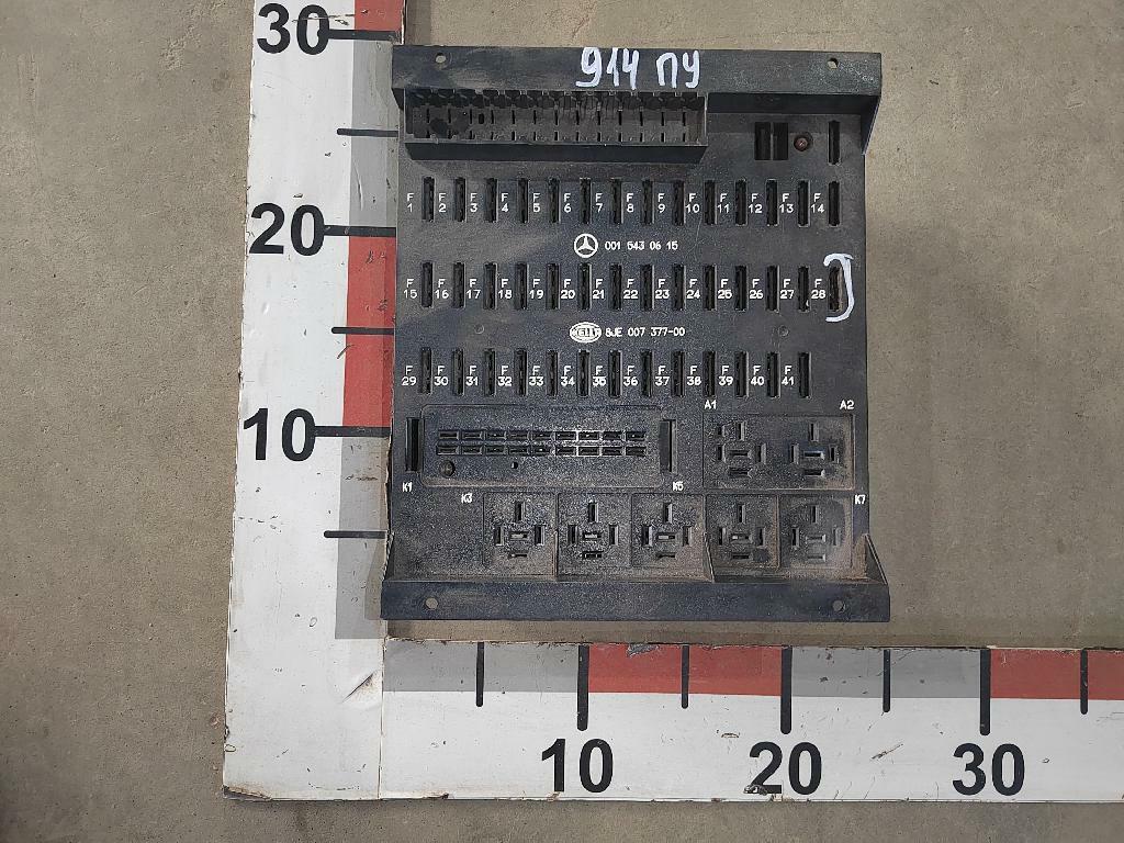 Блок предохранителей б/у