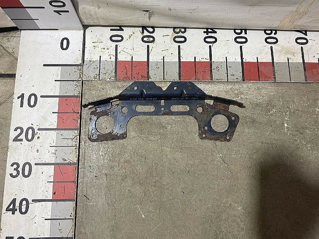 Кронштейн электрических розеток б/у