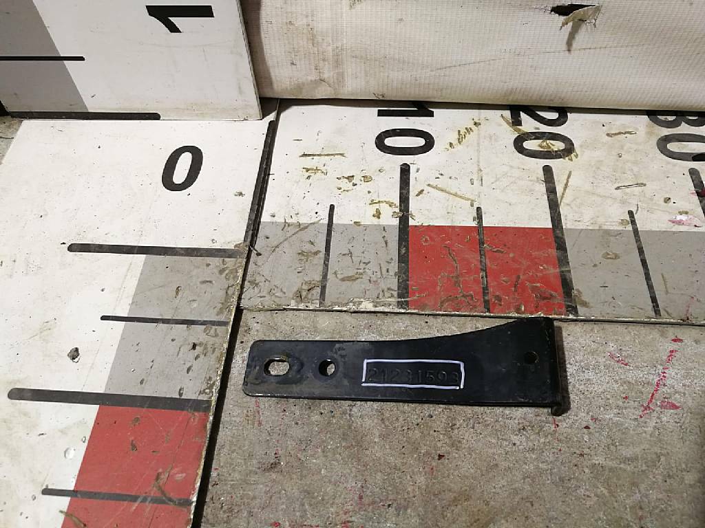 Кронштейн интеркулера б/у