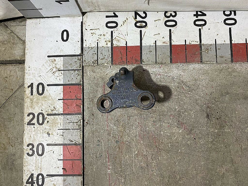 Кронштейн переднего стабилизатора нижний б/у