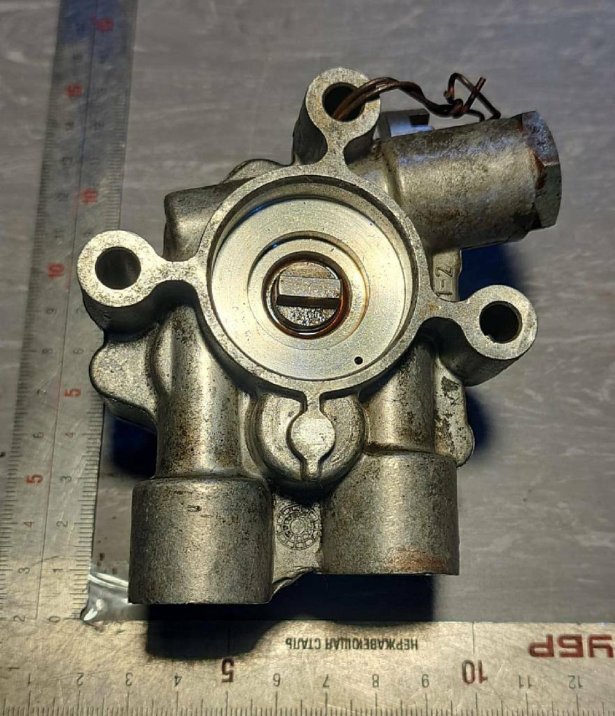 Топливный насос низкого давления MX300 б/у