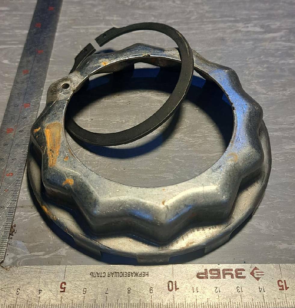 Шайба задней ступицы стопорная б/у