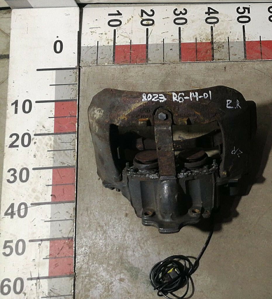 Суппорт передний/задний правый б/у