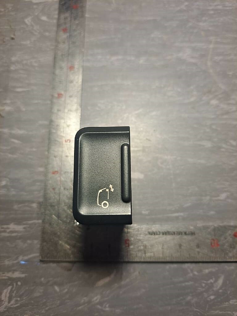 Клавиша люка б/у