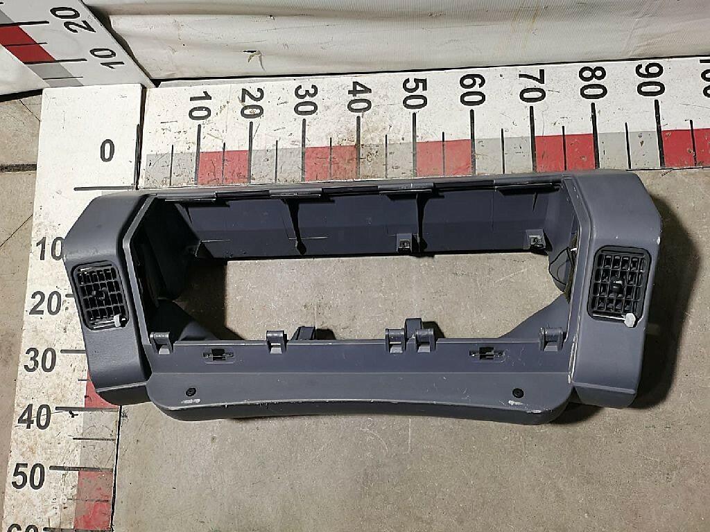 Каркас панели приборов правый б/у