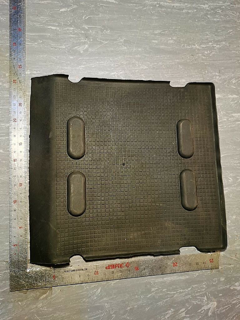 Коврик верхней консоли б/у