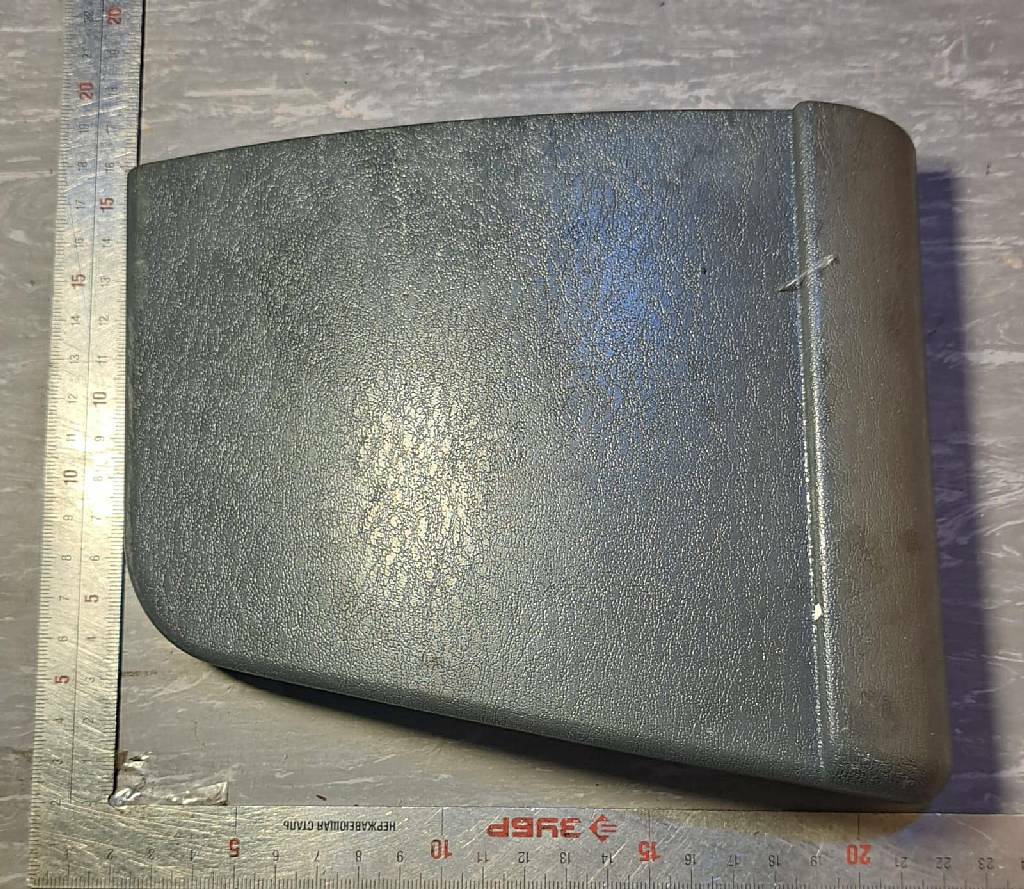 Накладка верхней консоли левая б/у