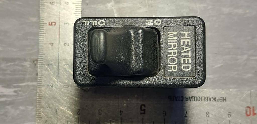 Клавиша обогрева зеркал б/у