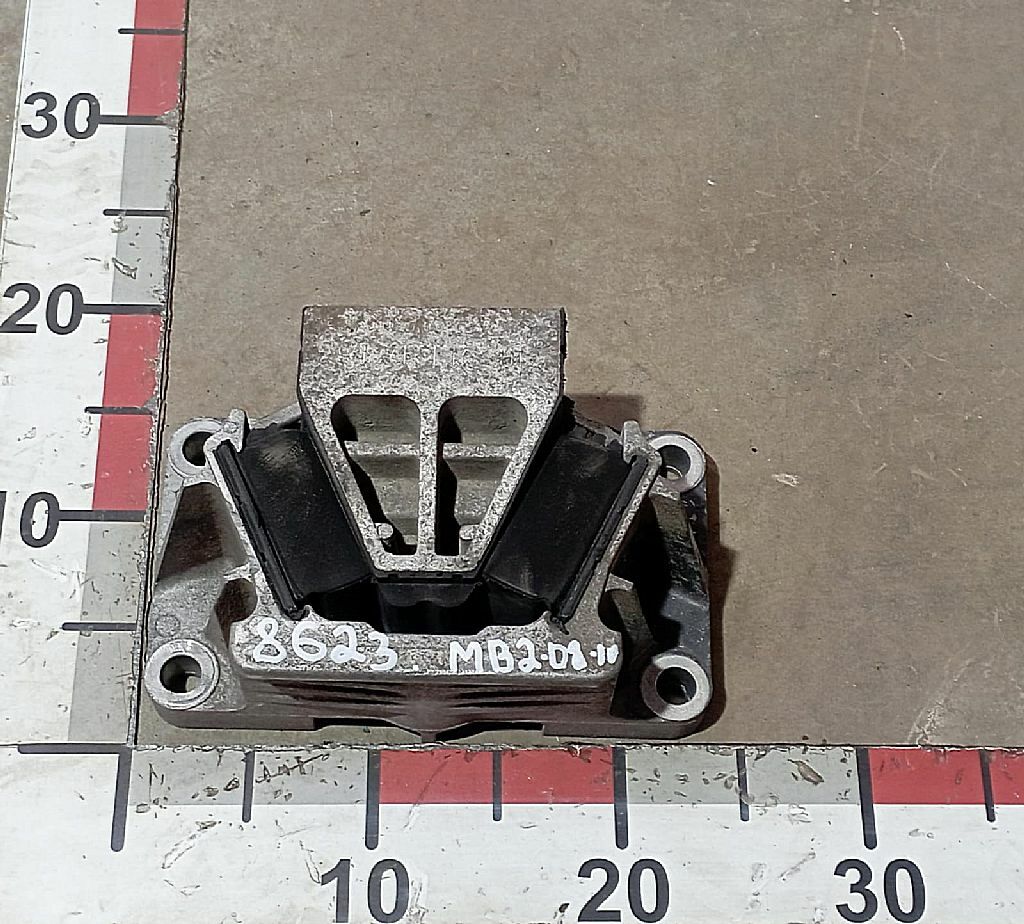 Подушка двигателя передняя б/у