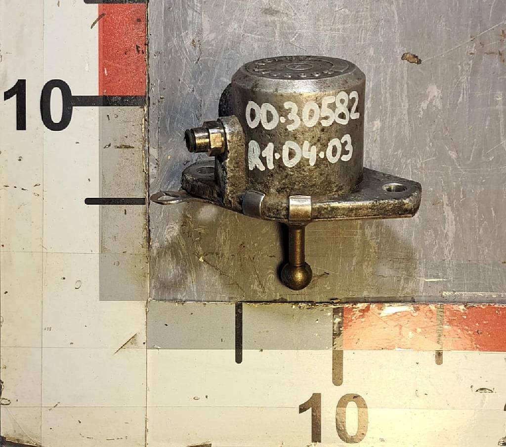 Цилиндр блокировки дифференицала P1370A б/у