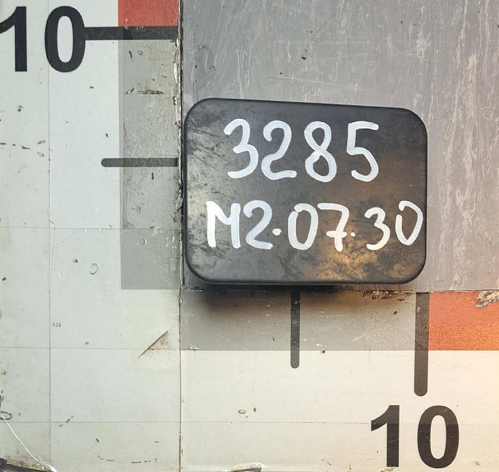 Заглушка бампера б/у