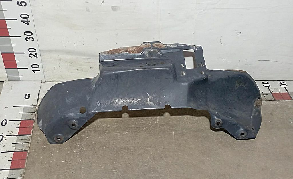 Корпус передних крыльев правый б/у