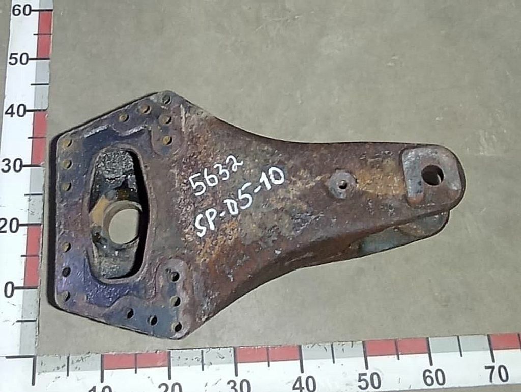 Кронштейн задней рессоры б/у