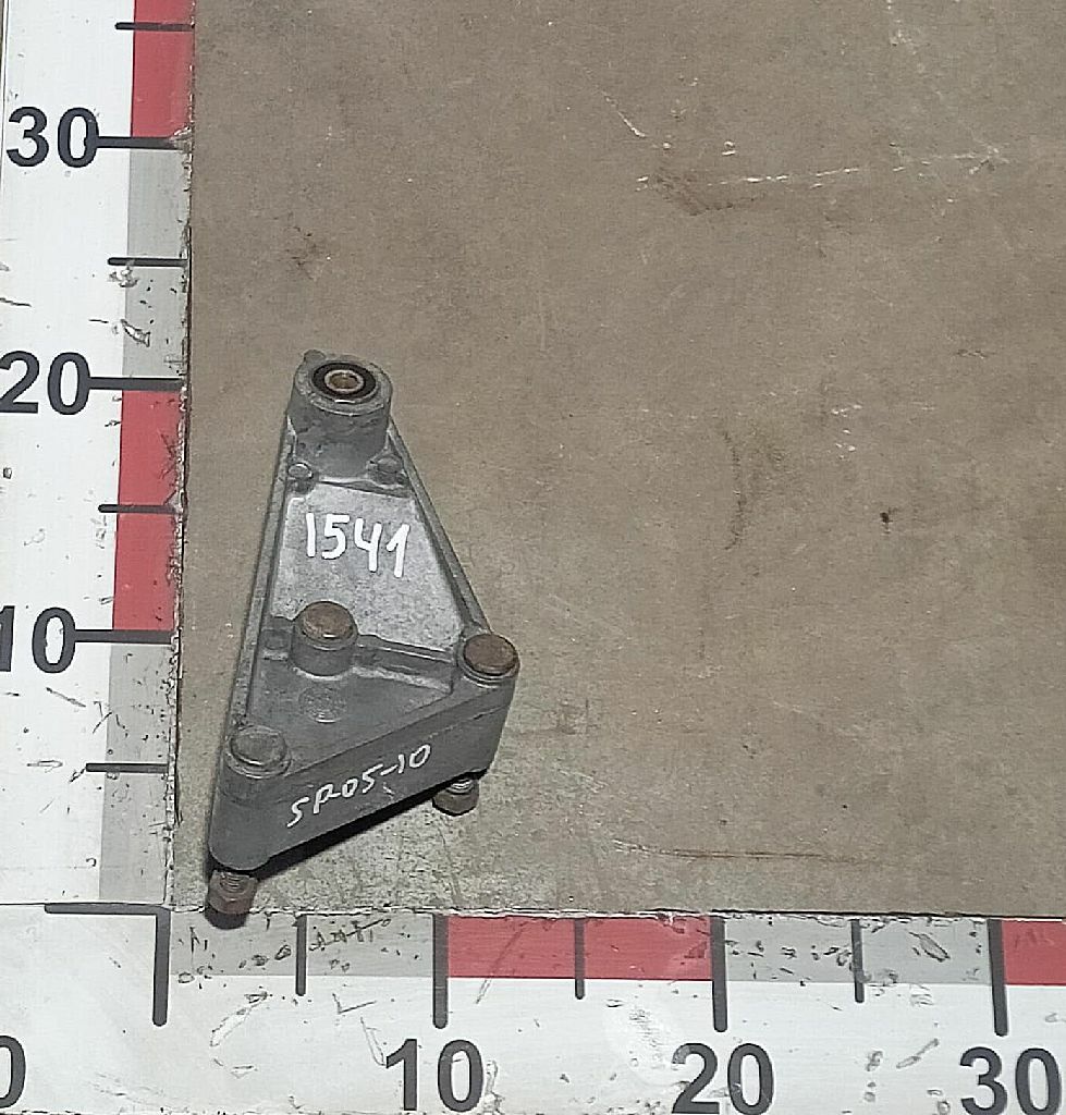 Кронштейн кулисы б/у