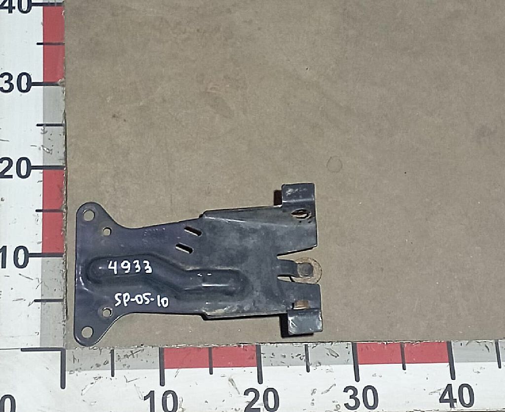 Кронштейн траверсы электрических розеток б/у