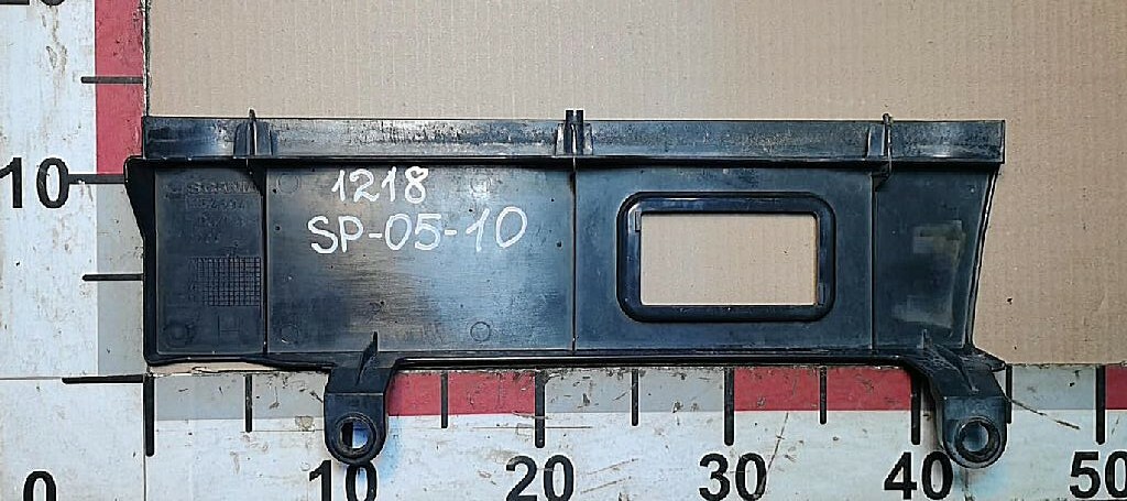 Накладка правого корпуса ступеней б/у