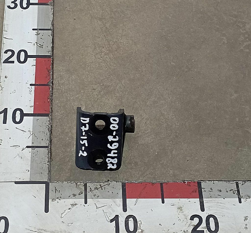 Кронштейн подушки кабины задний б/у