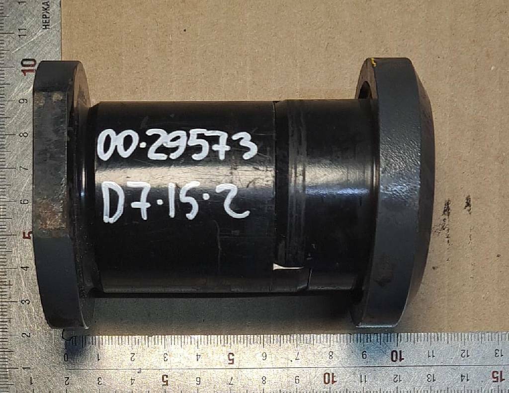 Сайлентблок кронштейна буксировочной вилки б/у