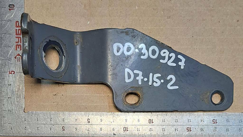 Кронштейн шумоизоляции правый б/у