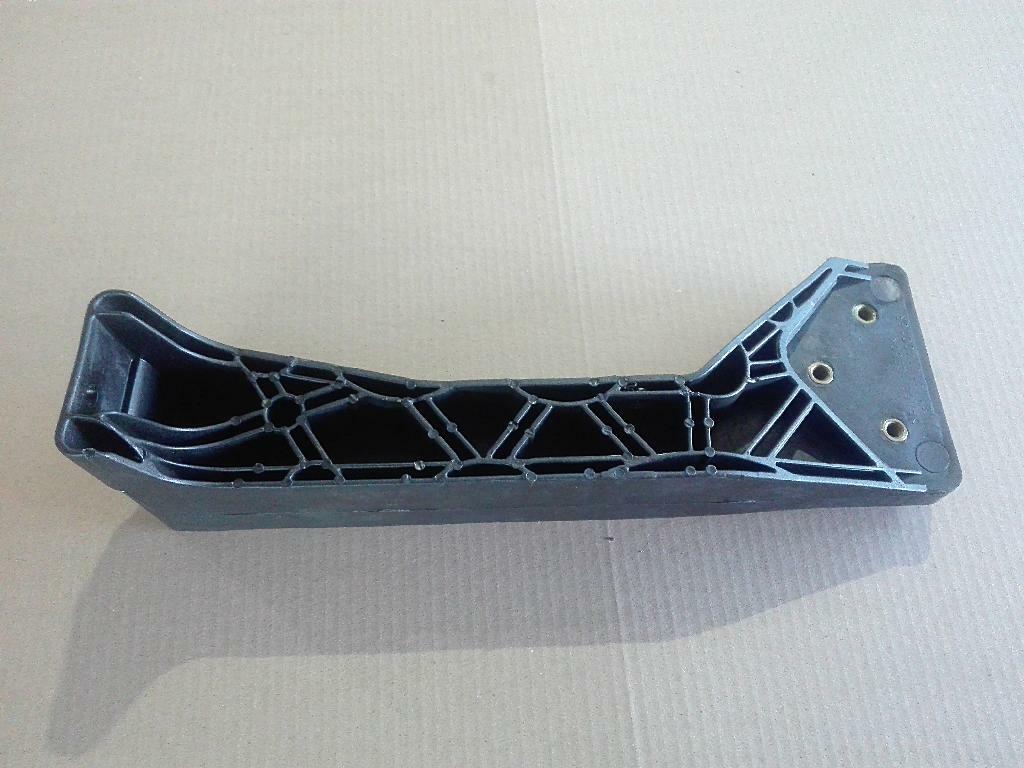 Кронштейн бампера левый (аналог)