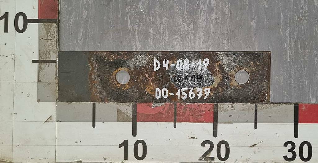 Проставка кронштейна топливного бака б/у