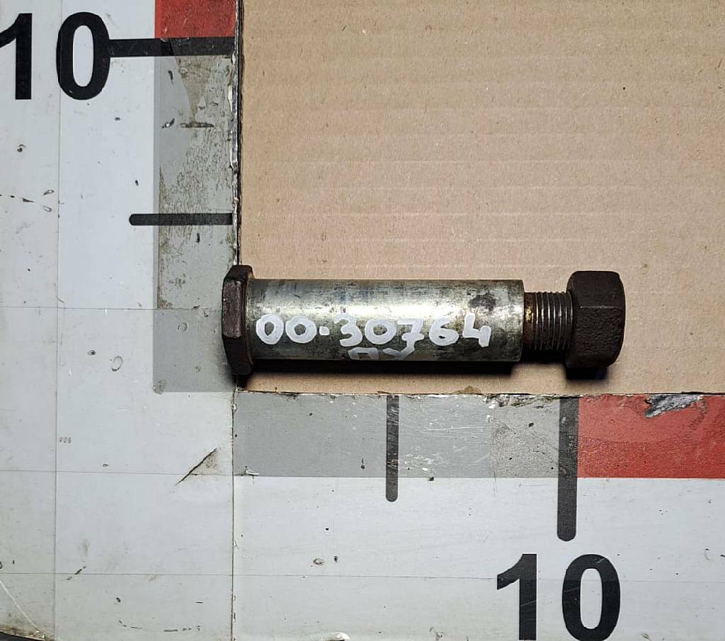 Болт стойки переднего стабилизатора б/у