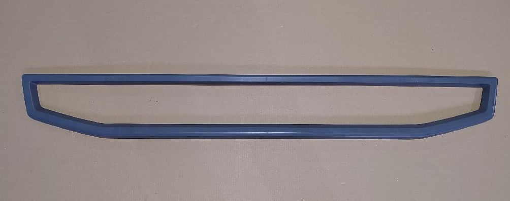 Рамка решетки радиатора верхняя (аналог)