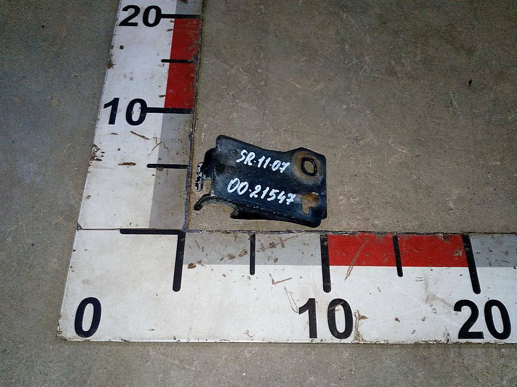 Крепление рычага подъёма кабины б/у