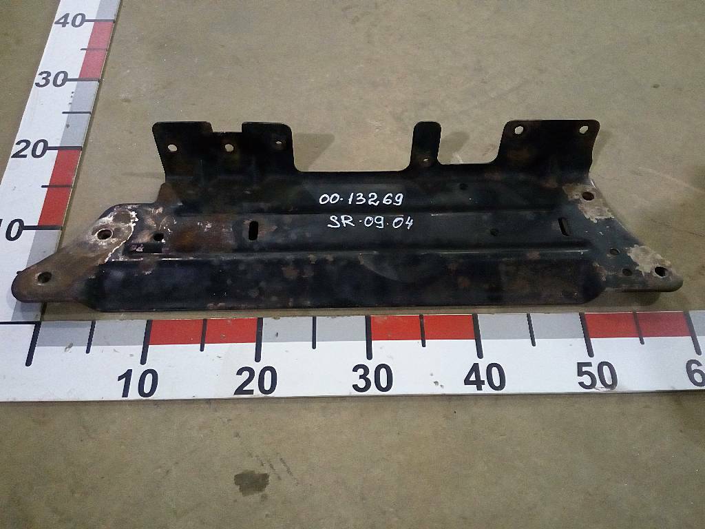 Кронштейн интеркулера б/у