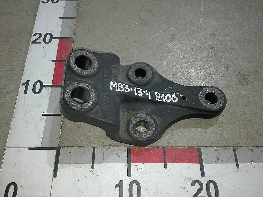 Кронштейн коробки передач задний б/у