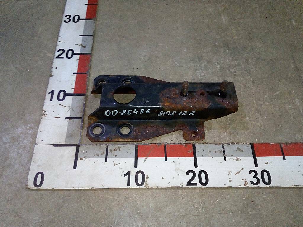 Кронштейн корпуса воздушного фильтра б/у