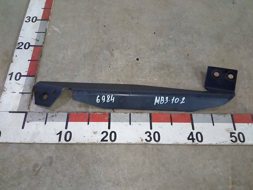 Кронштейн корпуса воздушного фильтра б/у