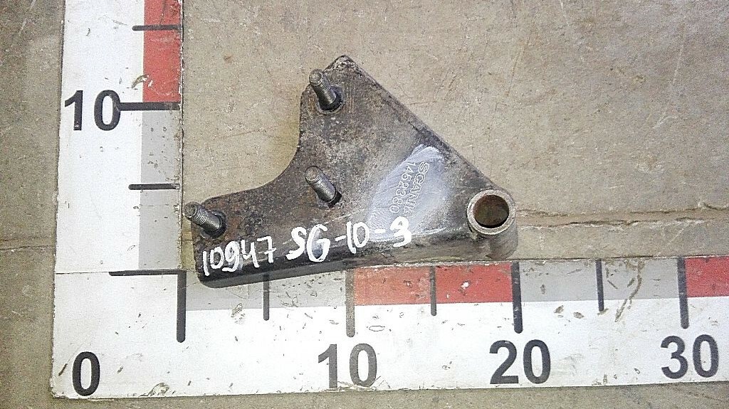 Кронштейн кулисы б/у