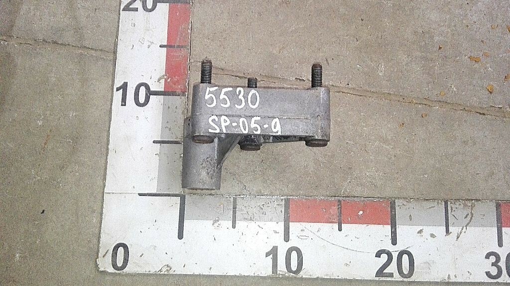 Кронштейн кулисы б/у