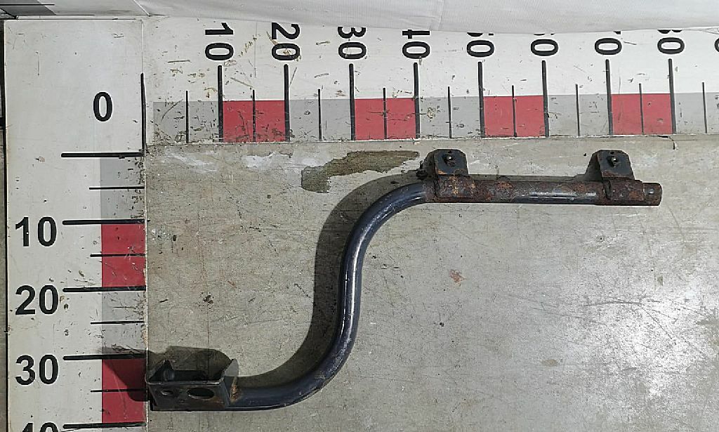 Кронштейн переднего крыла передний правый б/у