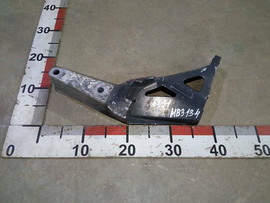 Кронштейн правого корпуса ступеней б/у