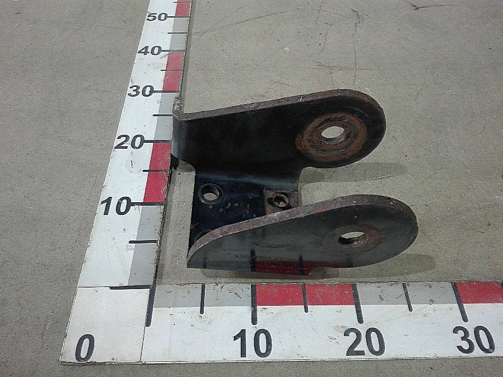 Кронштейн стабилизатора кабины левый б/у