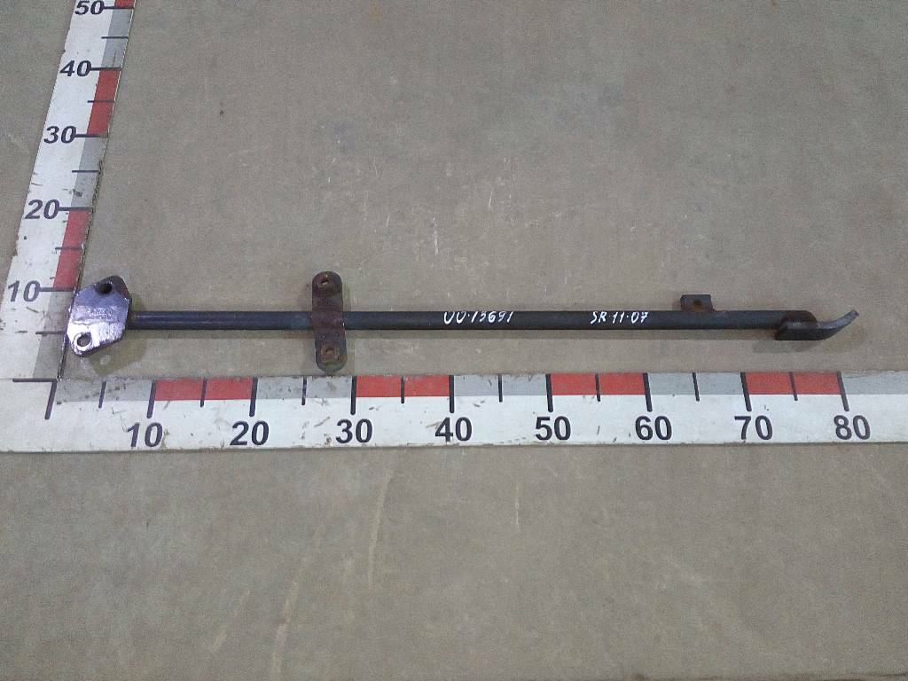 Тяга кронштейна глушителя б/у