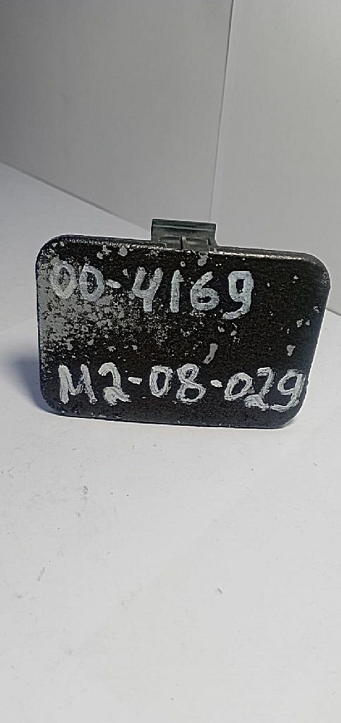 Заглушка форсунки омывателя фары б/у