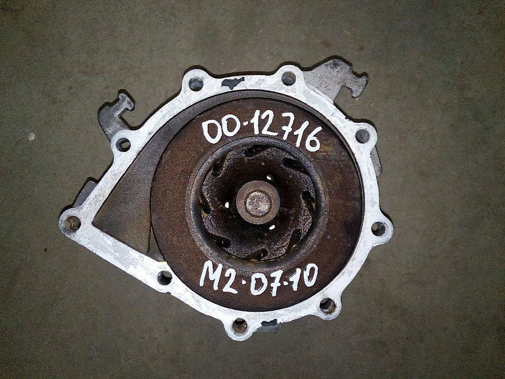 Помпа D2066 б/у