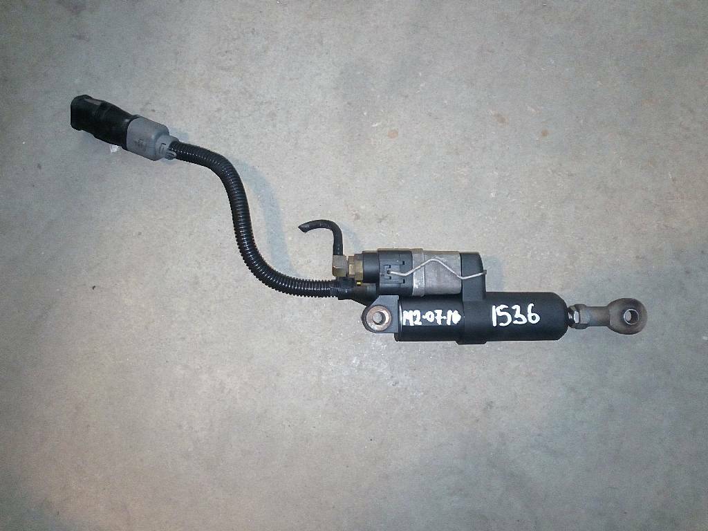 Цилиндр системы egr D2066 б/у