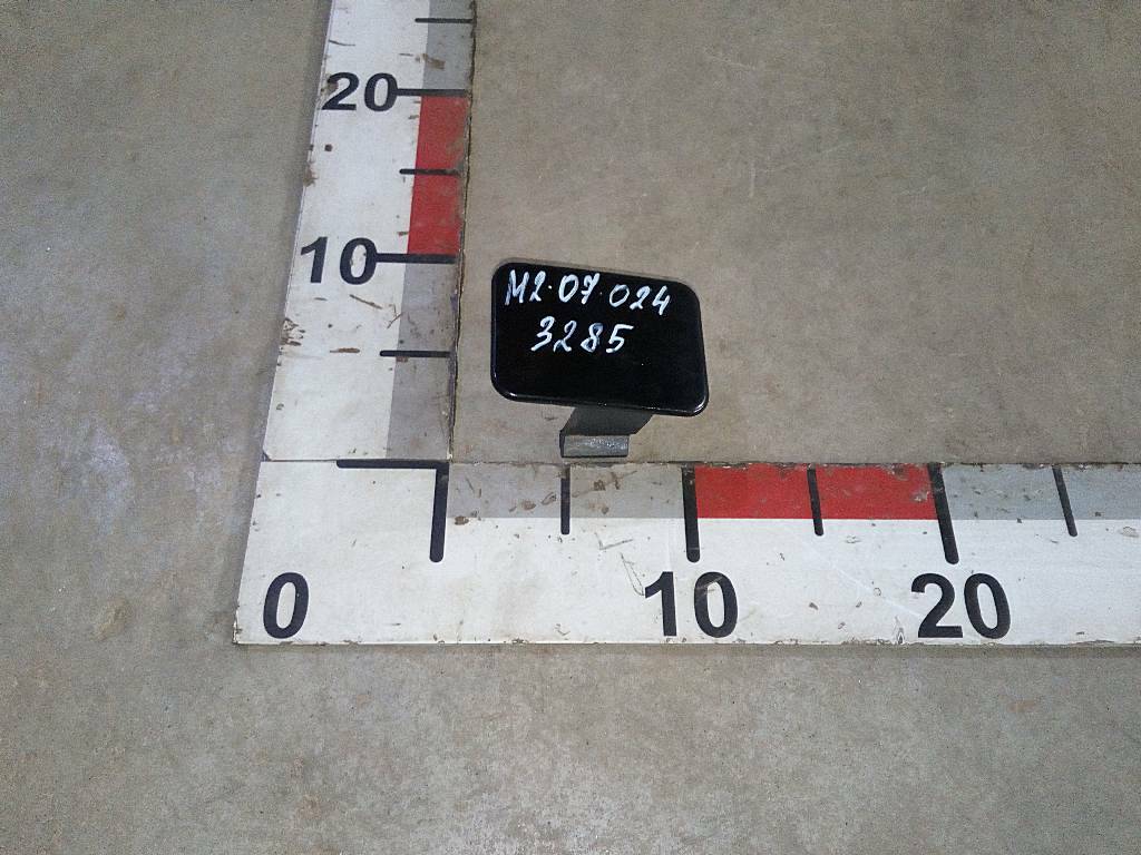 Заглушка бампера б/у